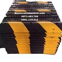 baohovattubaobinh Gờ giảm tốc độ cao su dài 1m -Gờ chặn bánh xe